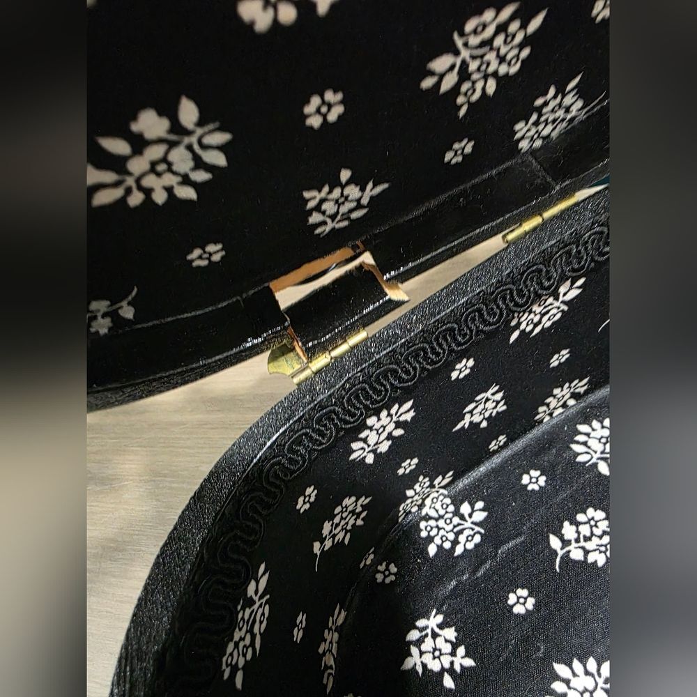 Black Oval Wood Box Handbag Twist Plastic Top Handle Intricate Lace Like Detail - Picture 12 of 15